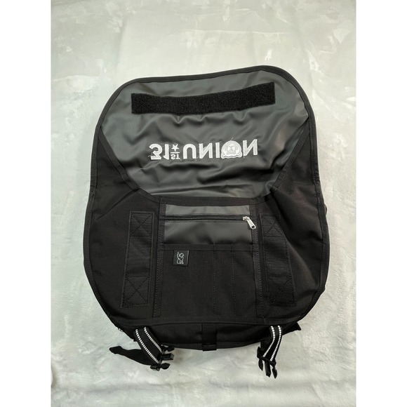 NWT Chrome Mini Metro 31st Union Messenger Bag Embroidered 21.5 L Black - Picture 7 of 12